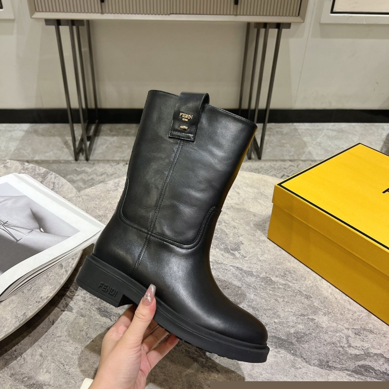 G*u*i boots